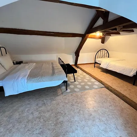 Couette-café Chateau Saintonge 3*