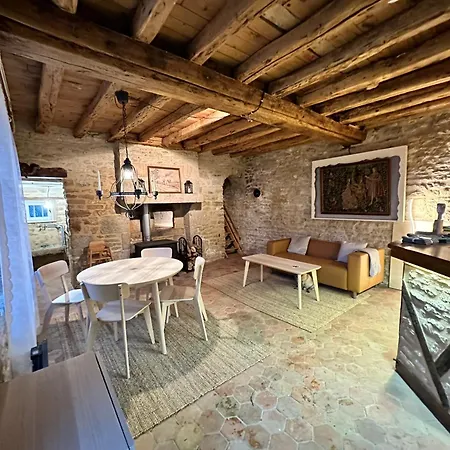 Chateau Saintonge 3*