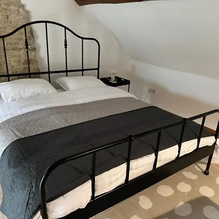 Chateau Saintonge Bed & Breakfast 3*
