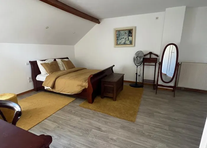 Chateau Saintonge Le Chevain